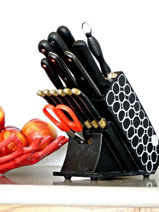 DIY Chalkboard Knife Block - 60+ Innovative Kitchen Organization and Storage DIY Projects