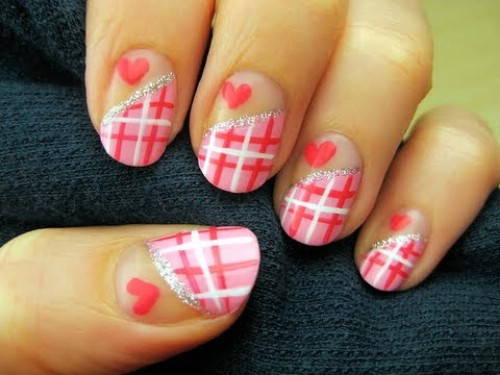 Plaid Hearts - 20 Ridiculously Cute Valentine’s Day Nail Art Designs
