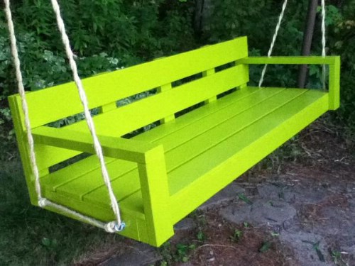 Exciting Outdoor DIY: Brilliant Swinging Benches for 