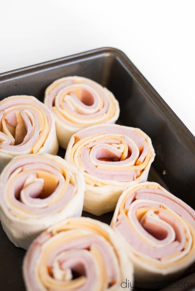 Baked Ham And Cheese Roll Ups A New Take On An Old Favorite Diy And Crafts 2914