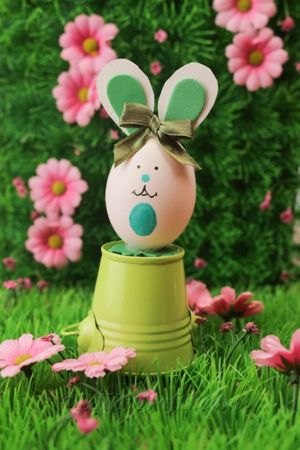 How to Make a Cute Easter Egg Bunny Decoration - DIY &amp; Crafts