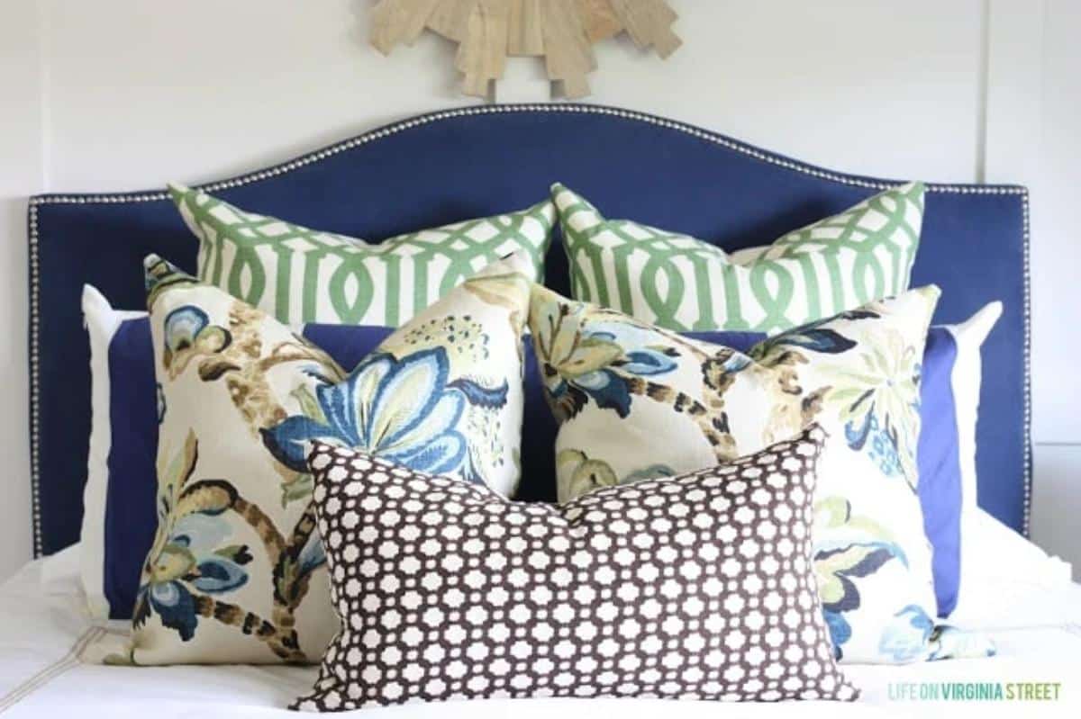 DIY Throw Pillow With a Zipper