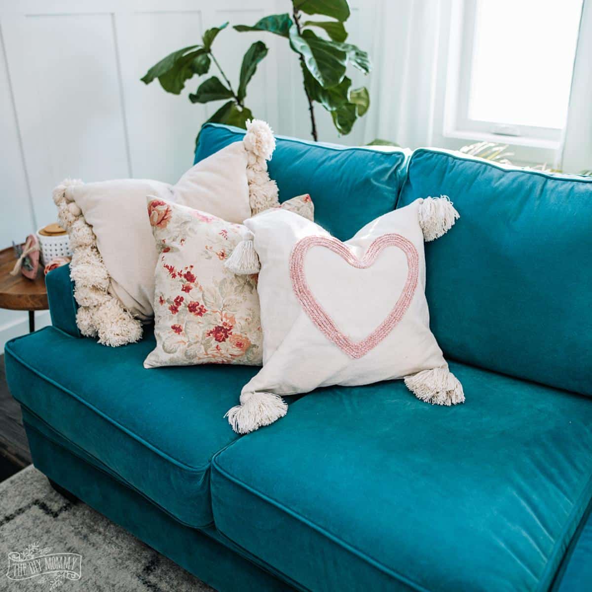 DIY Crochet Chain Heart Valentine Pillows