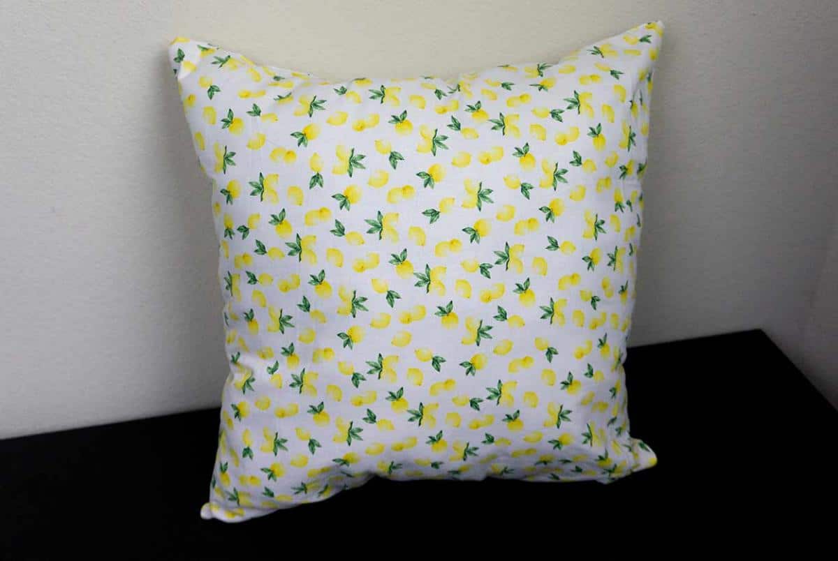 DIY Easy Throw Pillow