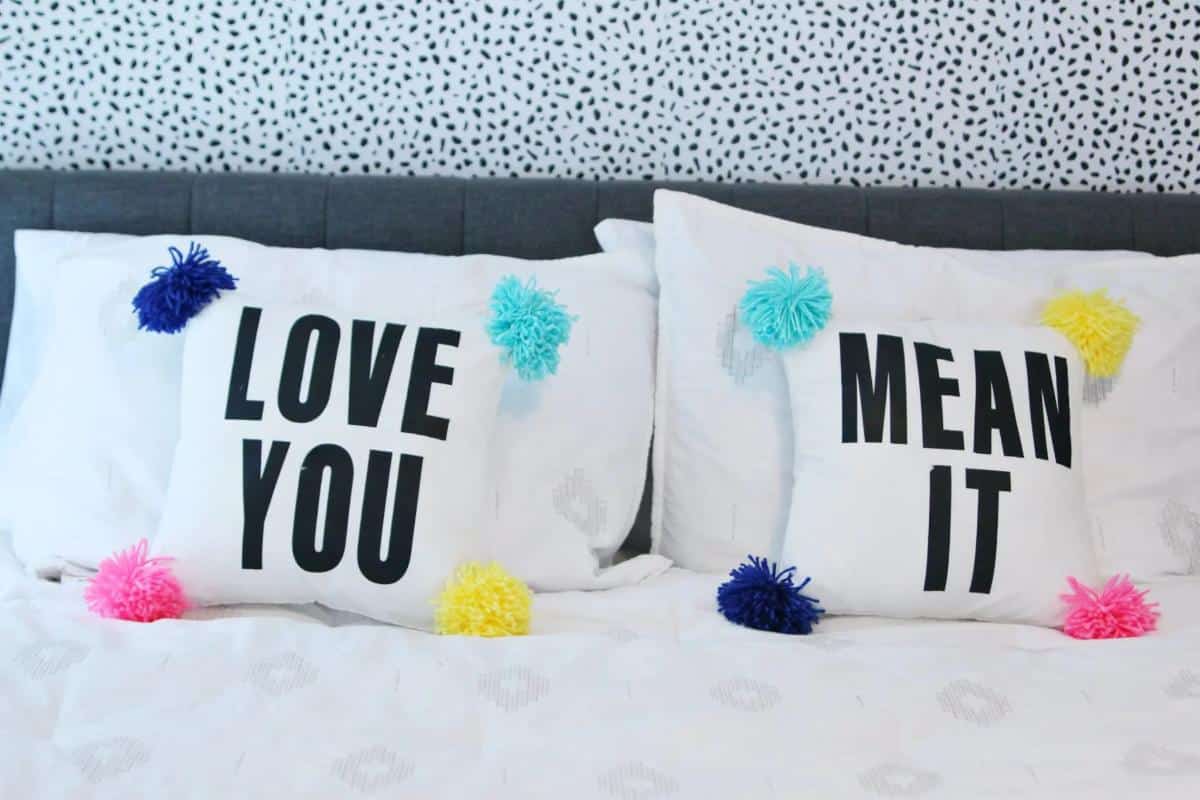 DIY Pom Pom Pillows With Text