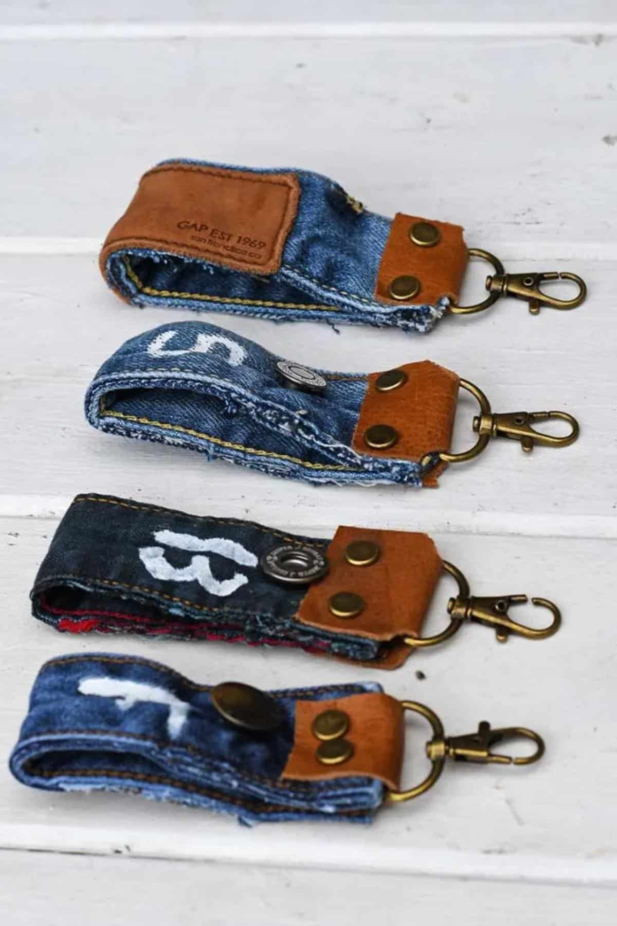 Cool DIY Fabric Key Fobs From Old Jeans