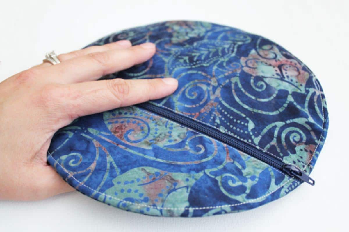 Simple Stitched Circle Clutch